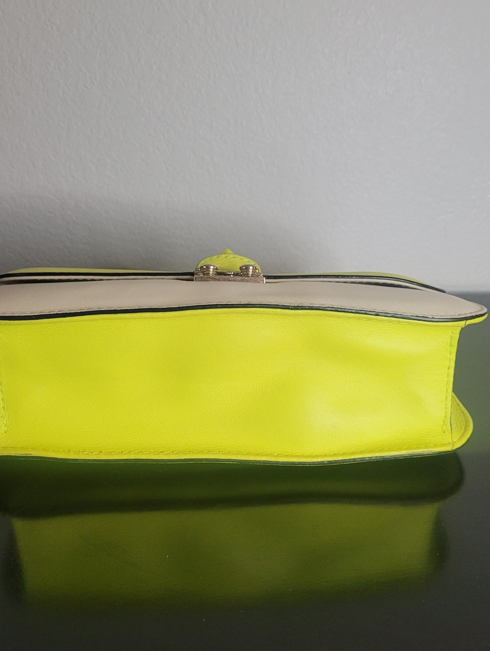 Valentino Garavani Glam Lock flap shoulder bag - Picture 10 of 15